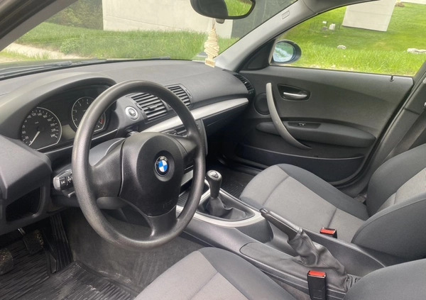 BMW Seria 1 cena 12000 przebieg: 230620, rok produkcji 2005 z Śrem małe 56